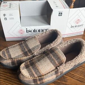 Isotoner Men's Brown Plaid Slippers